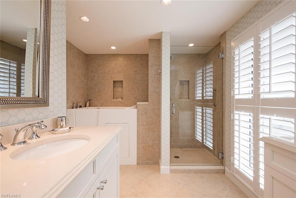 LAURENTIANS - Residential