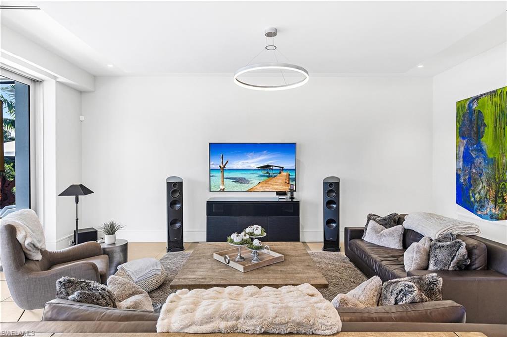ROYAL HARBOR - Residential