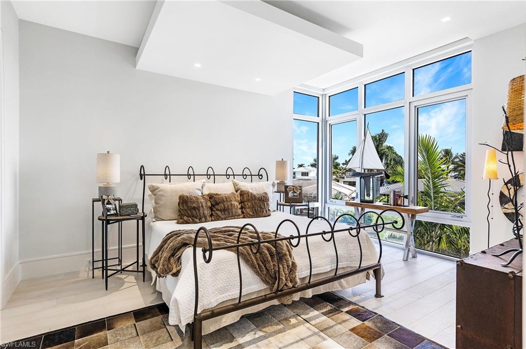 ROYAL HARBOR - Residential