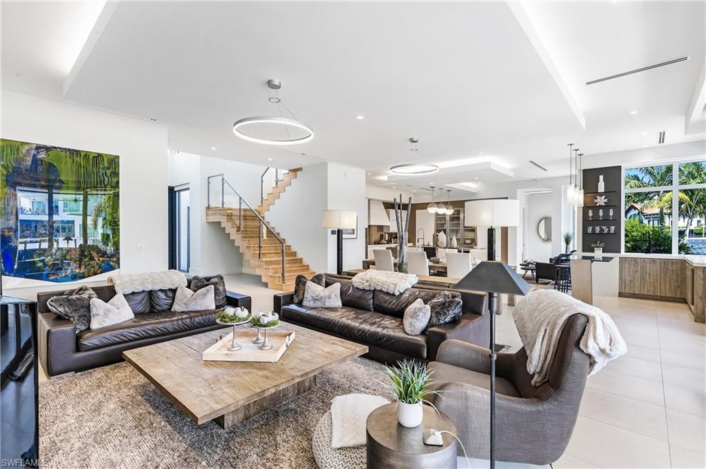 ROYAL HARBOR - Residential