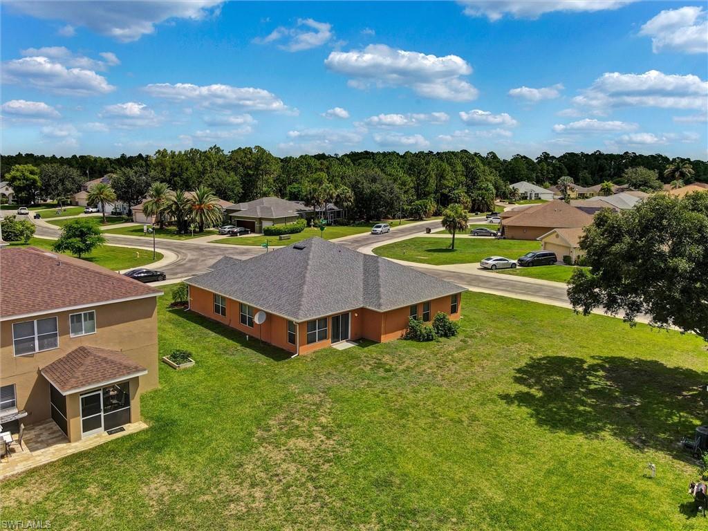 TOWN LAKES - Residential