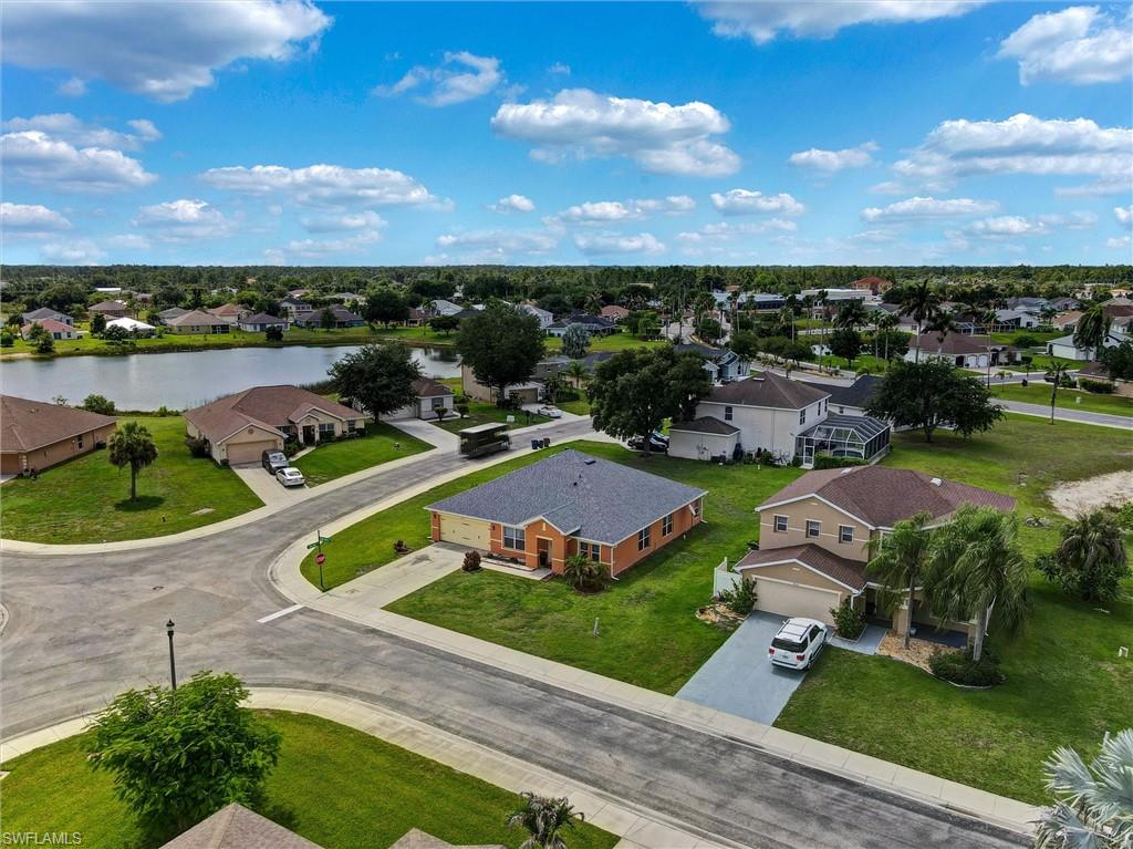 TOWN LAKES - Residential