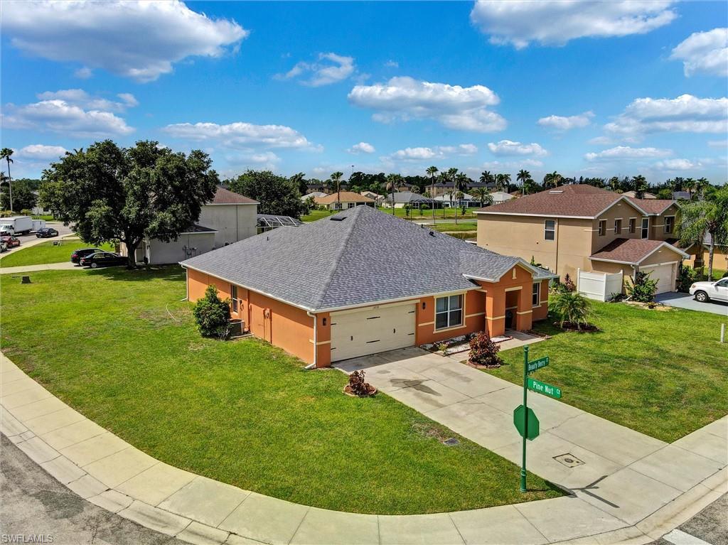 TOWN LAKES - Residential