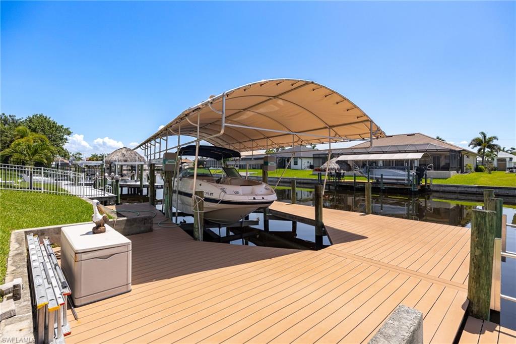FOUR MILE COVE - Residential