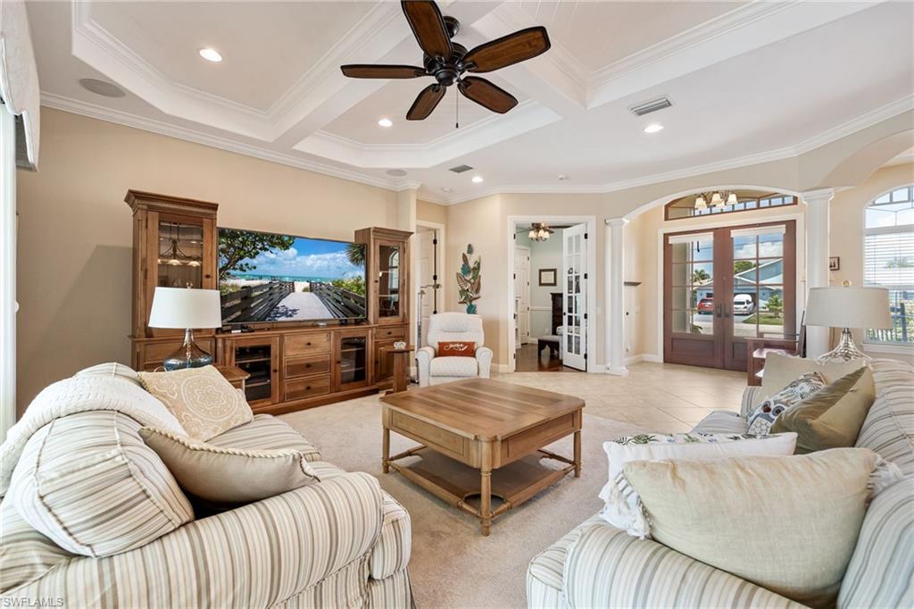 FOUR MILE COVE - Residential