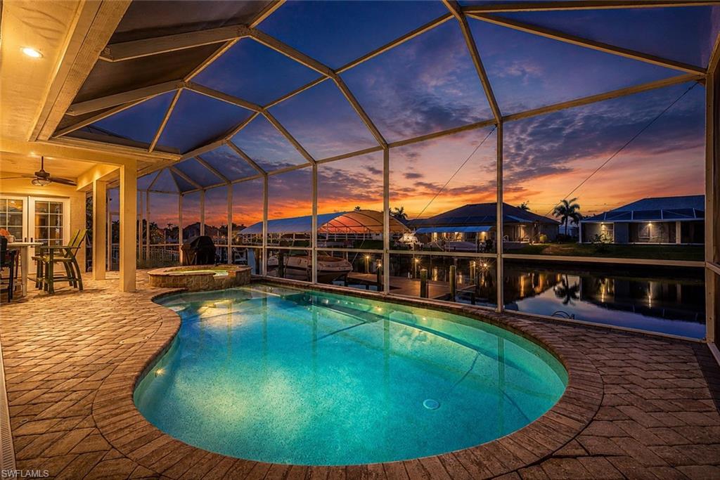 FOUR MILE COVE - Residential