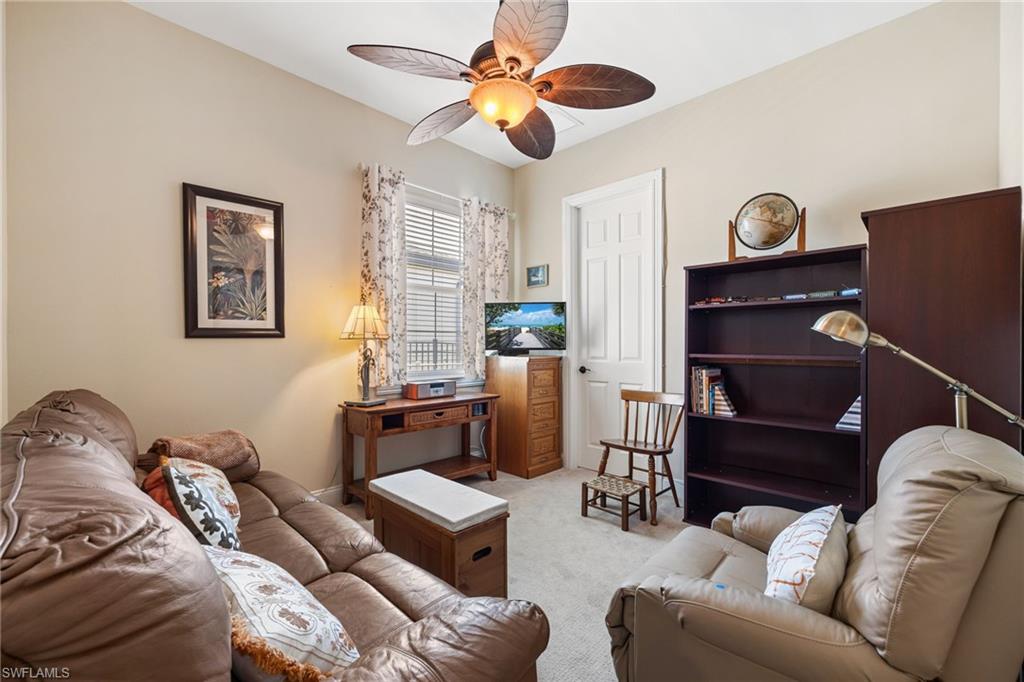 FOUR MILE COVE - Residential