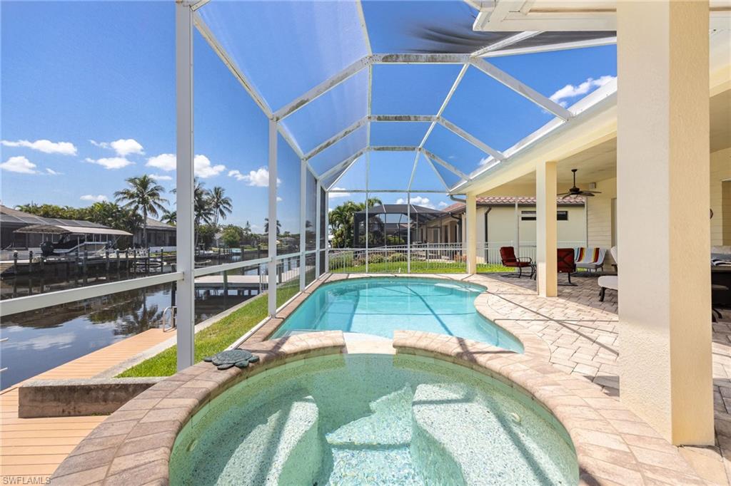 FOUR MILE COVE - Residential