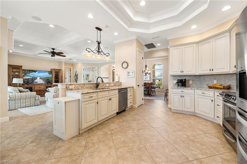 FOUR MILE COVE - Residential