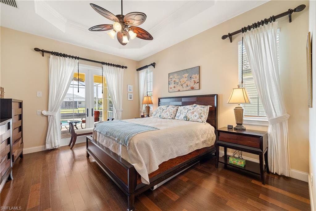 FOUR MILE COVE - Residential