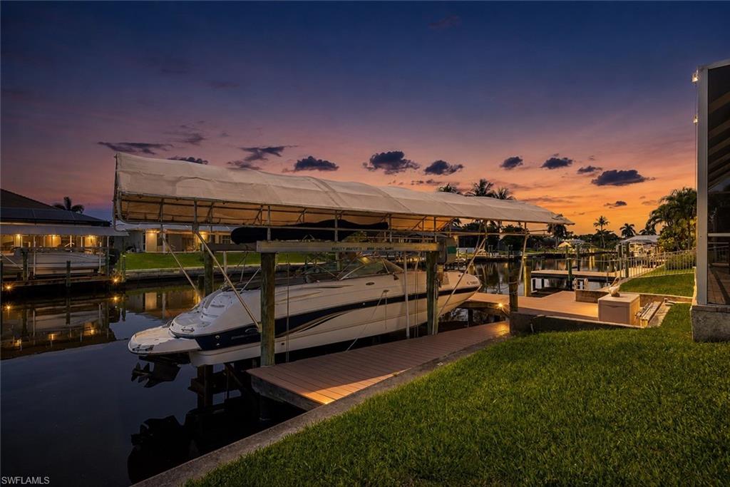 FOUR MILE COVE - Residential