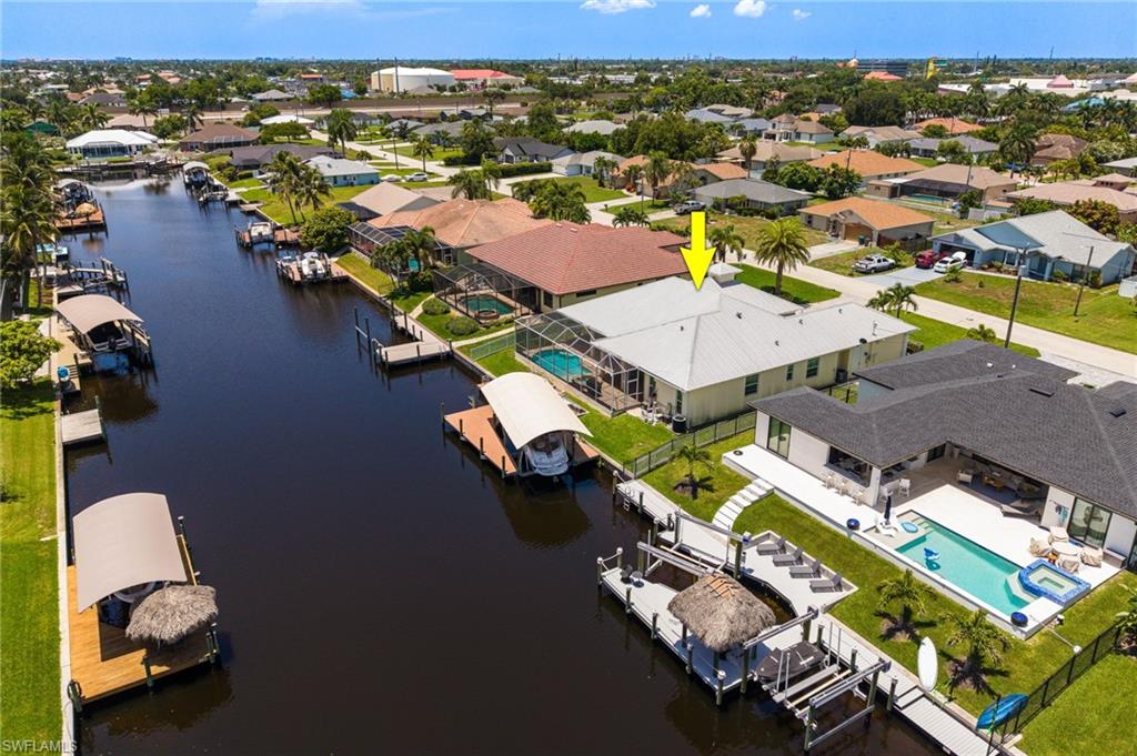 FOUR MILE COVE - Residential