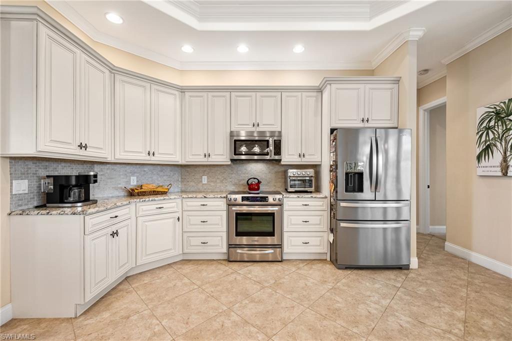 FOUR MILE COVE - Residential