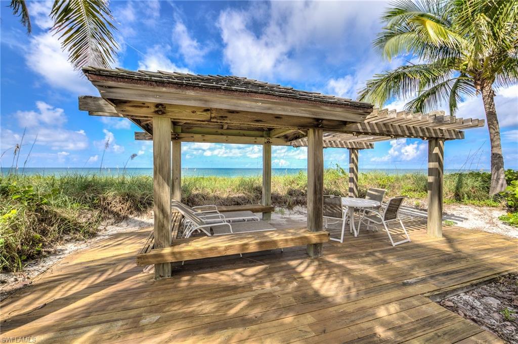 BEACH HOMES - Residential