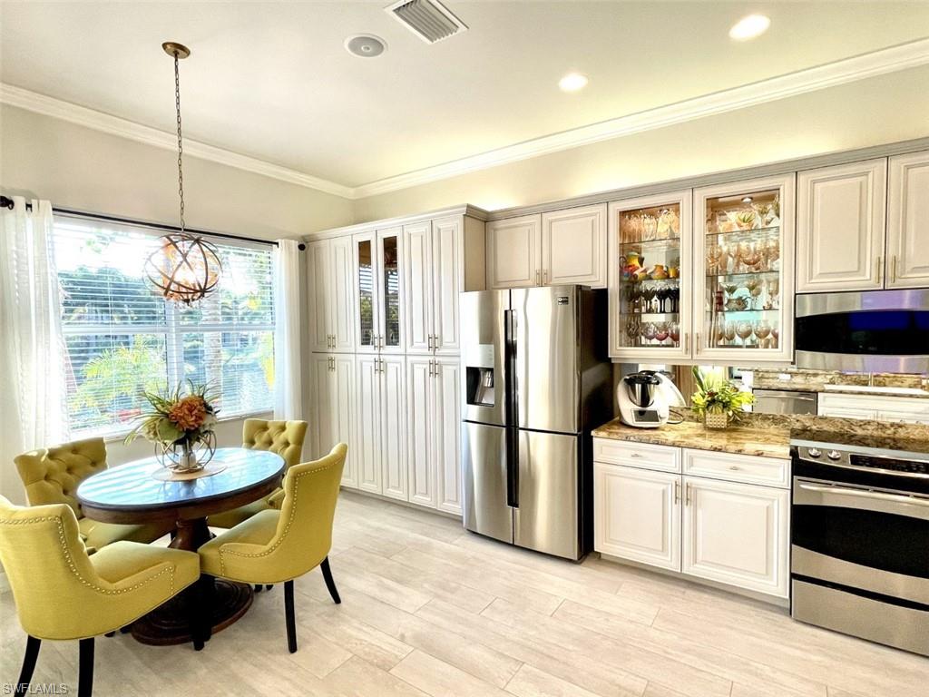 MARBELLA LAKES - Residential