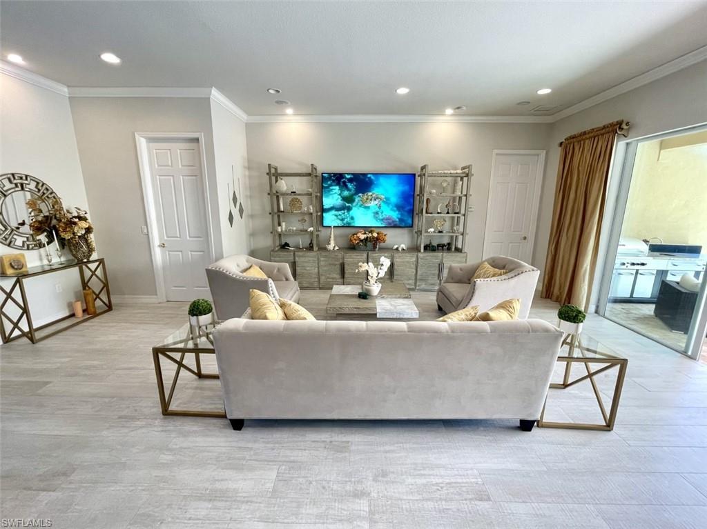 MARBELLA LAKES - Residential