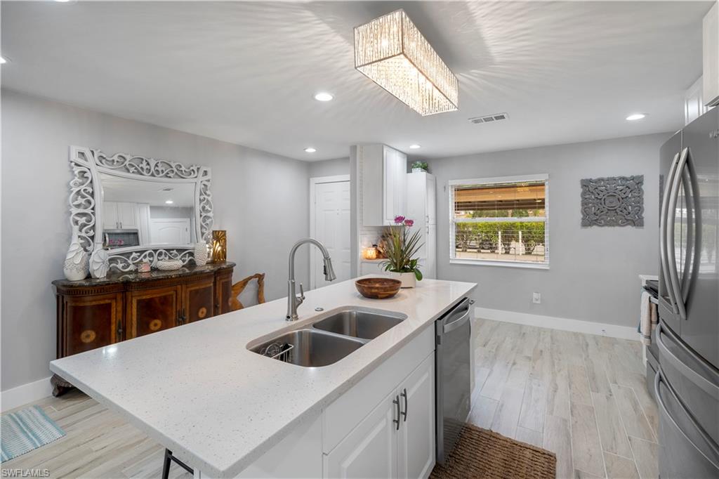 CAPE PARKWAY - Residential
