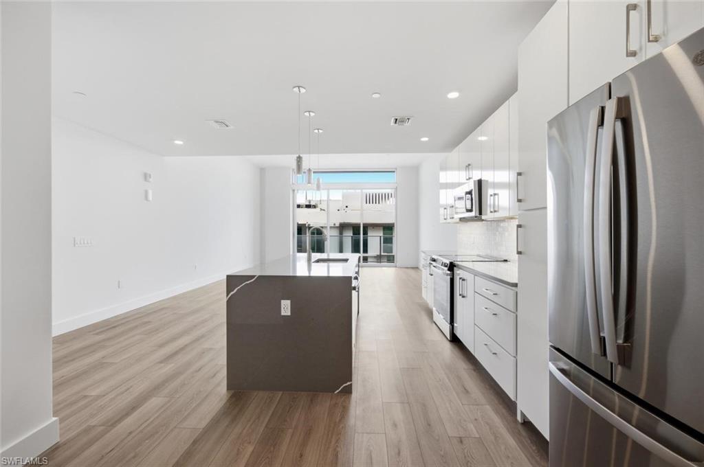 ASCENT AT METROPOLITAN NAPLES - Residential Lease