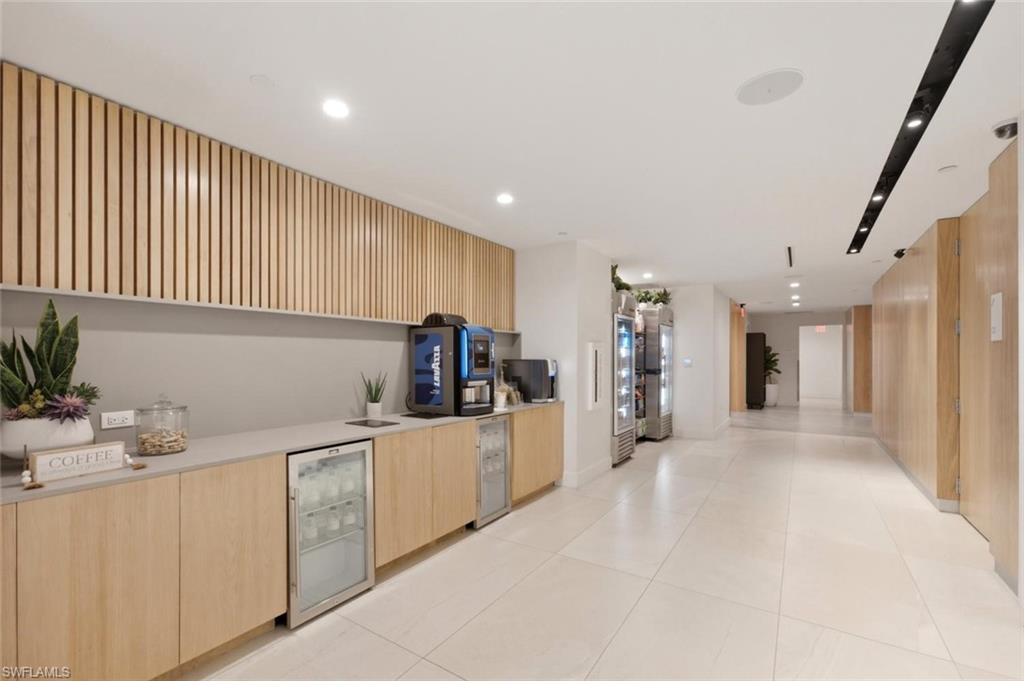 ASCENT AT METROPOLITAN NAPLES - Residential Lease