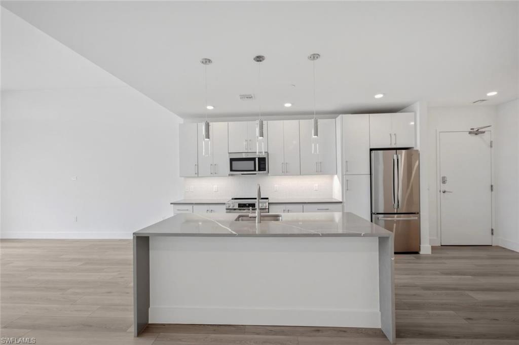 ASCENT AT METROPOLITAN NAPLES - Residential Lease