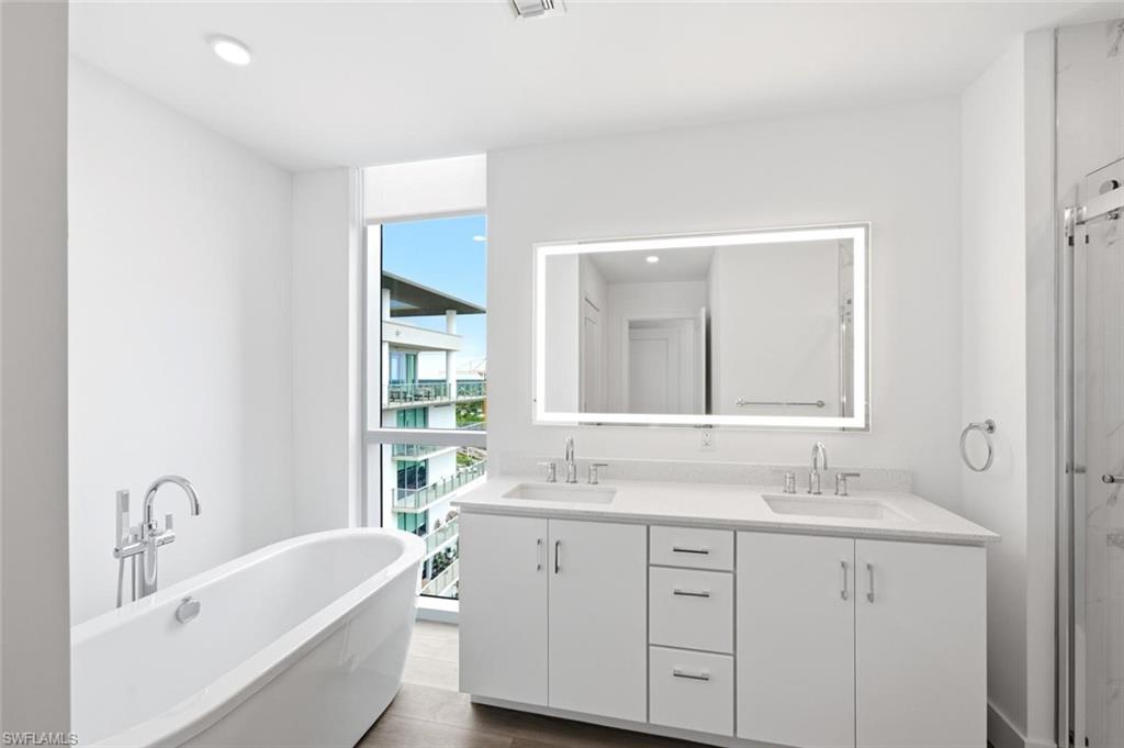 ASCENT AT METROPOLITAN NAPLES - Residential Lease