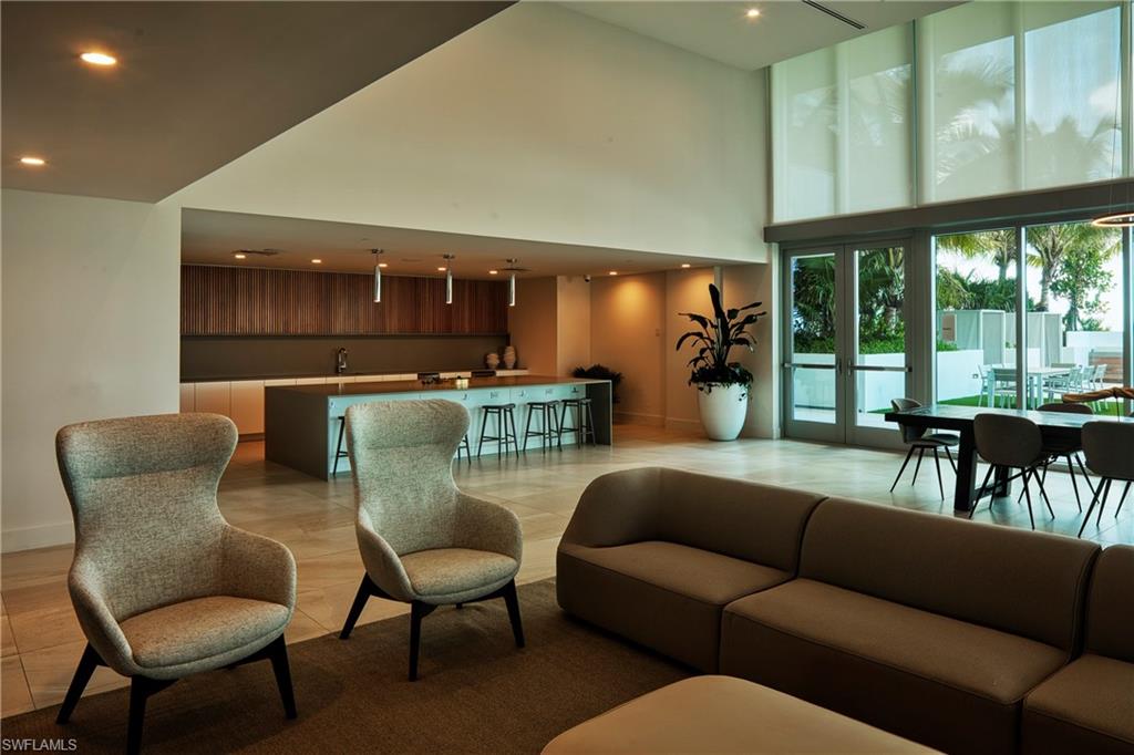 ASCENT AT METROPOLITAN NAPLES - Residential Lease