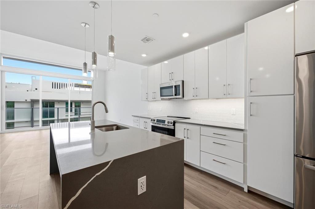 ASCENT AT METROPOLITAN NAPLES - Residential Lease