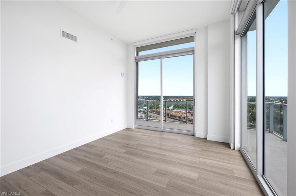 ASCENT AT METROPOLITAN NAPLES - Residential Lease