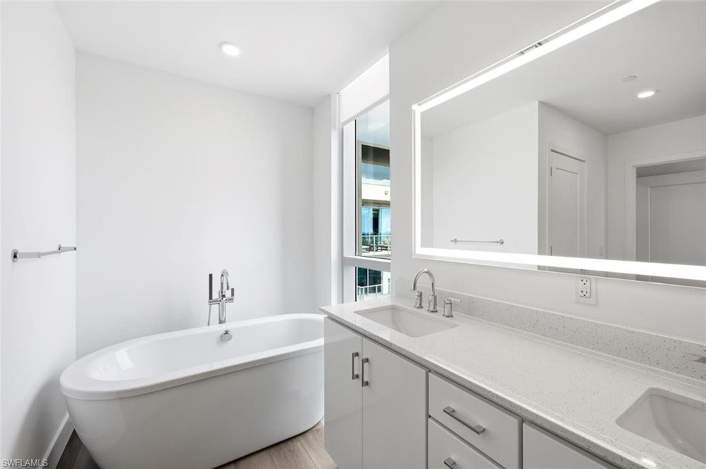 ASCENT AT METROPOLITAN NAPLES - Residential Lease