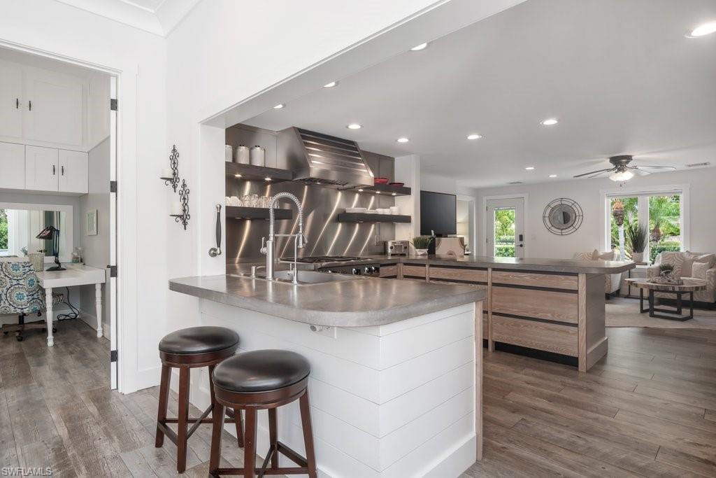PALM RIVER ESTATES - Residential