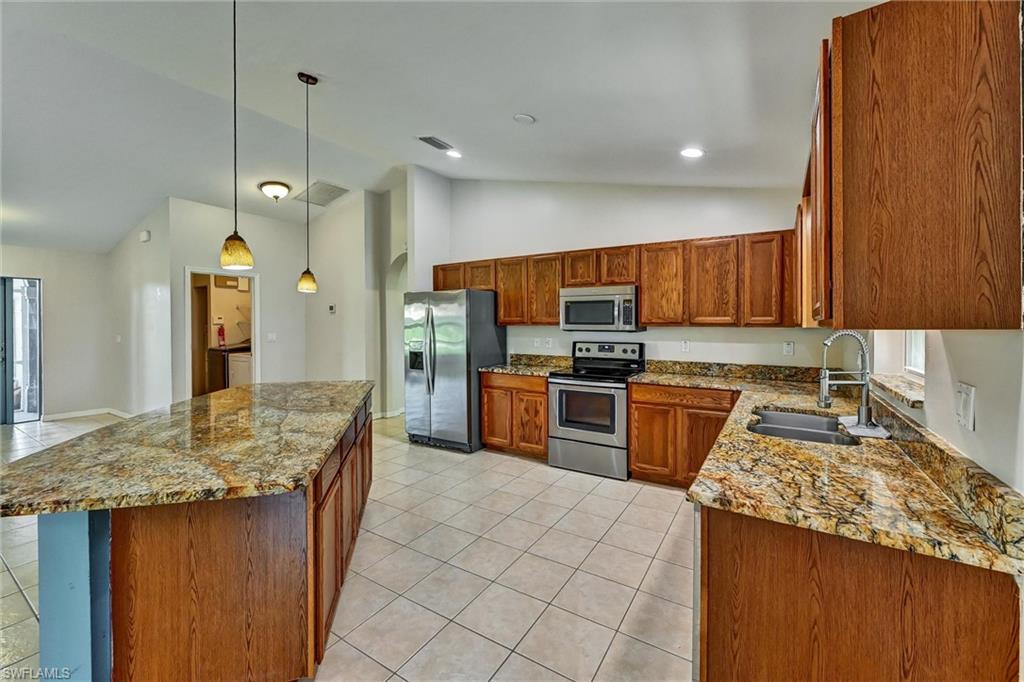 CAPE CORAL - Residential Lease