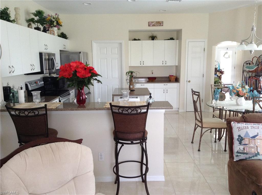 VARSITY LAKES - Residential
