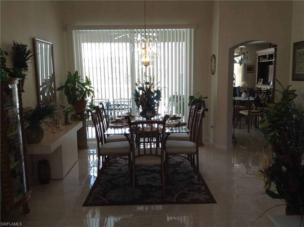 VARSITY LAKES - Residential