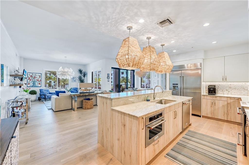 ELEVEN ELEVEN CENTRAL - Residential