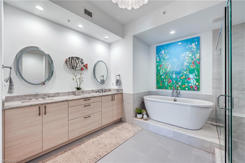 ELEVEN ELEVEN CENTRAL - Residential