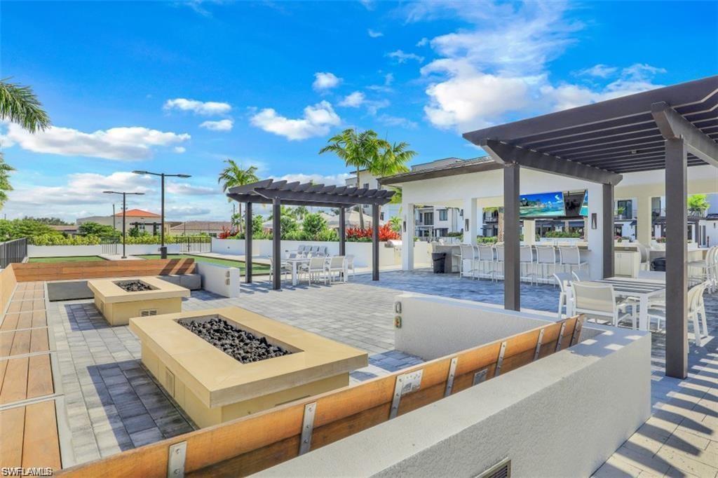 ELEVEN ELEVEN CENTRAL - Residential