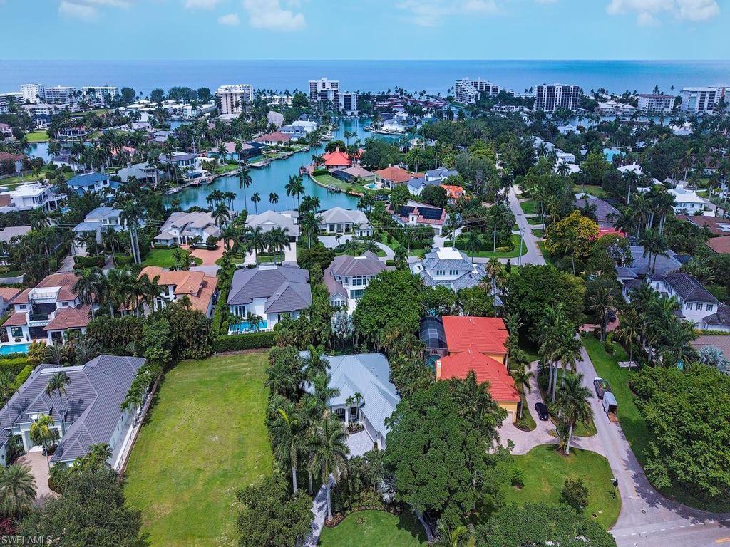 MOORINGS - Residential