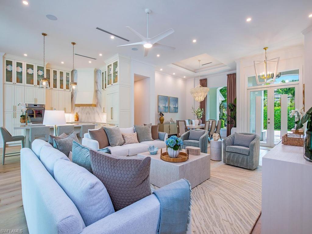 MOORINGS - Residential