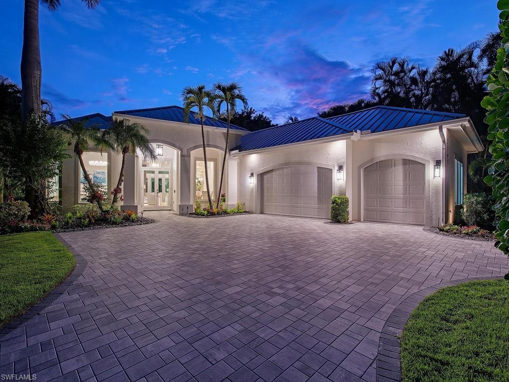 MOORINGS - Residential