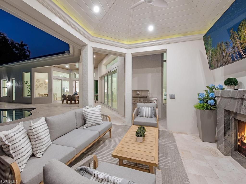 MOORINGS - Residential
