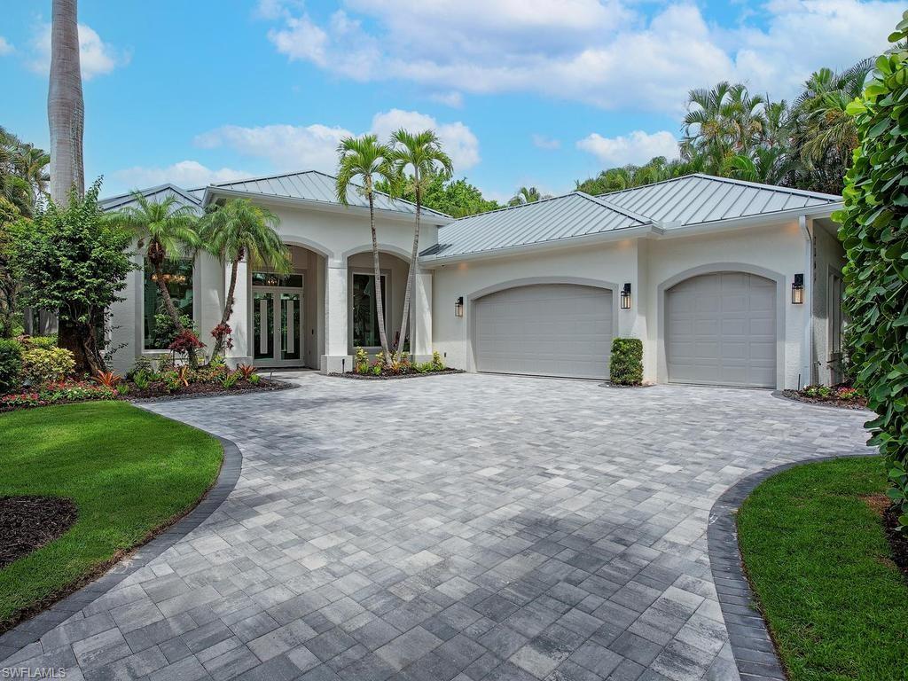 MOORINGS - Residential