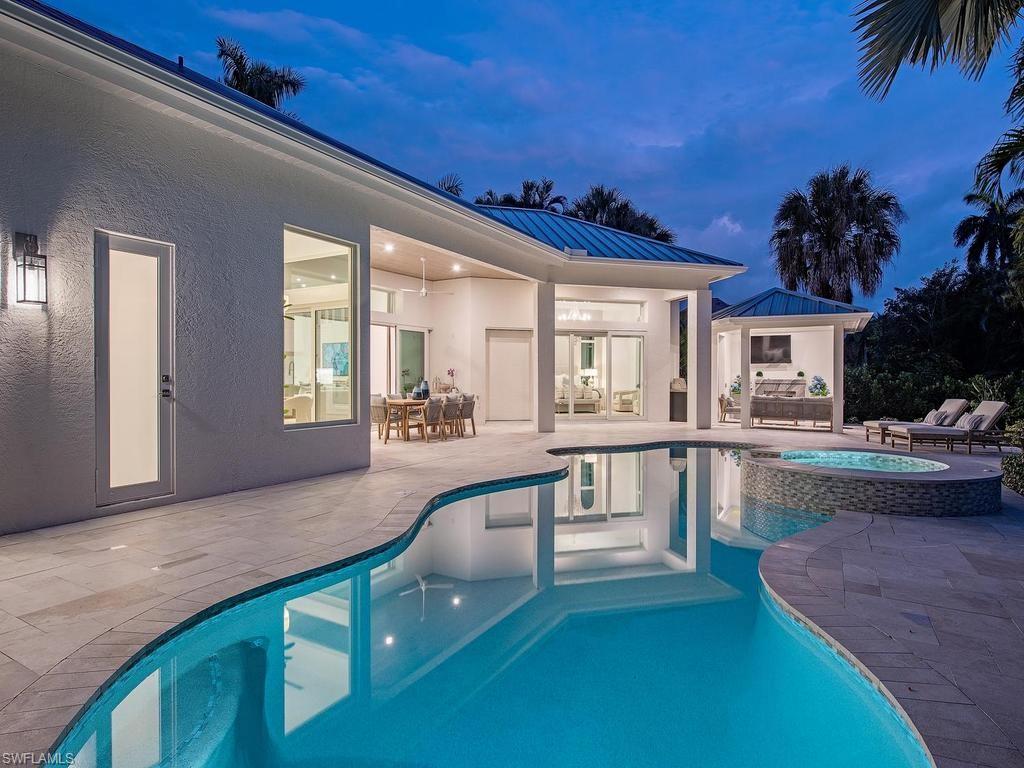 MOORINGS - Residential