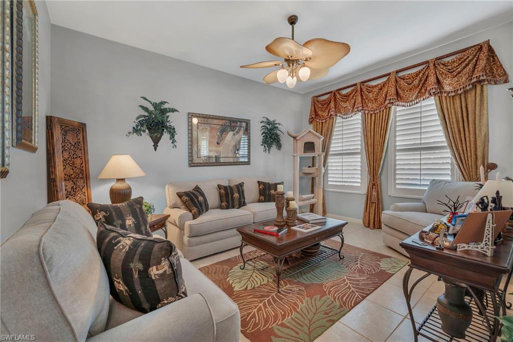 VALENCIA LAKES - Residential