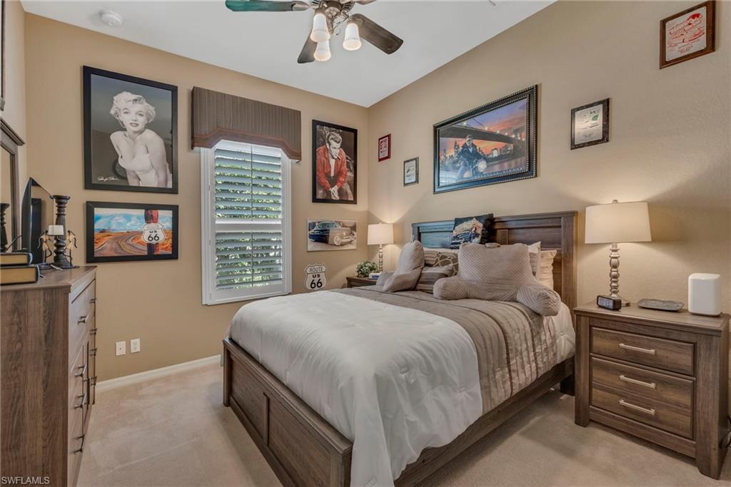 VALENCIA LAKES - Residential