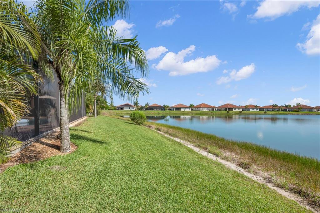 VALENCIA LAKES - Residential