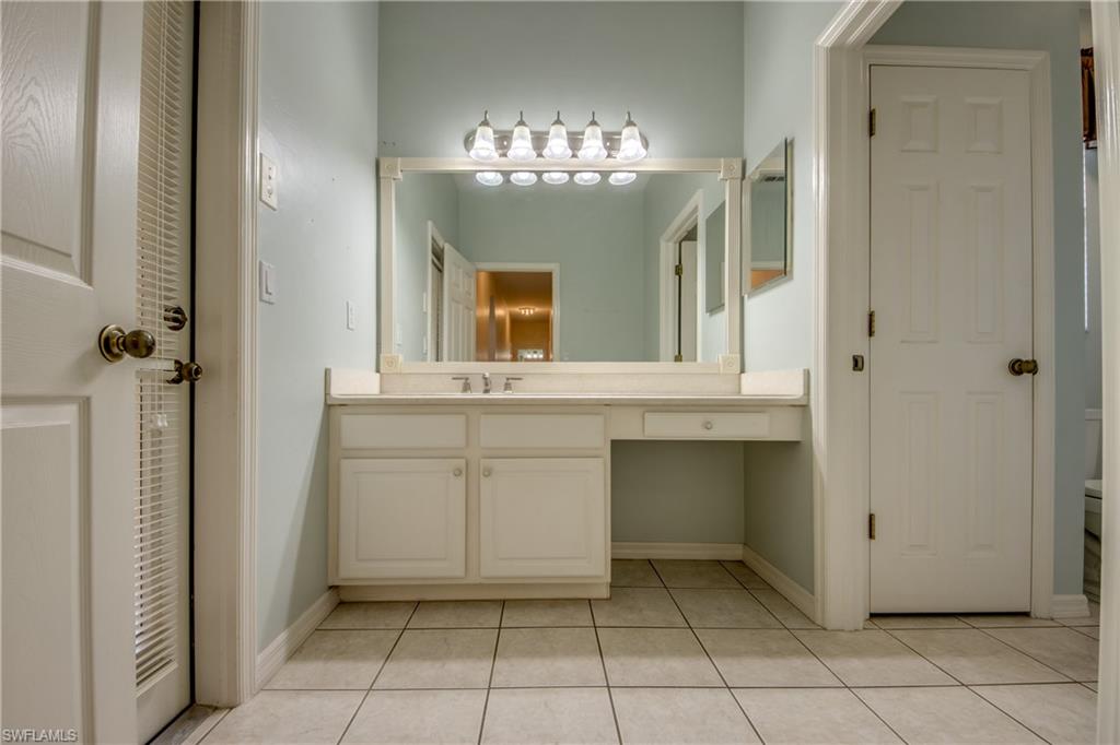 COLONY LAKES - Residential
