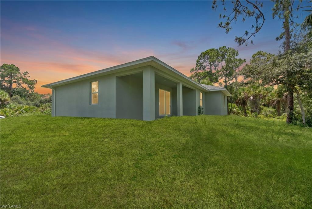 BANYAN VILLAGE - Residential Lease