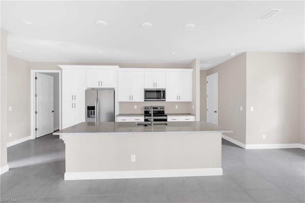 BANYAN VILLAGE - Residential Lease