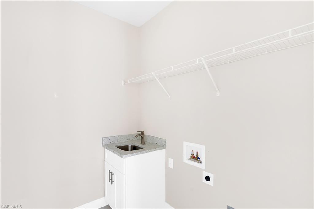 BANYAN VILLAGE - Residential Lease