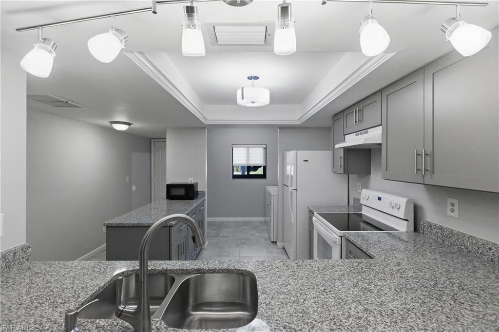 CAPE CORAL - Residential Lease